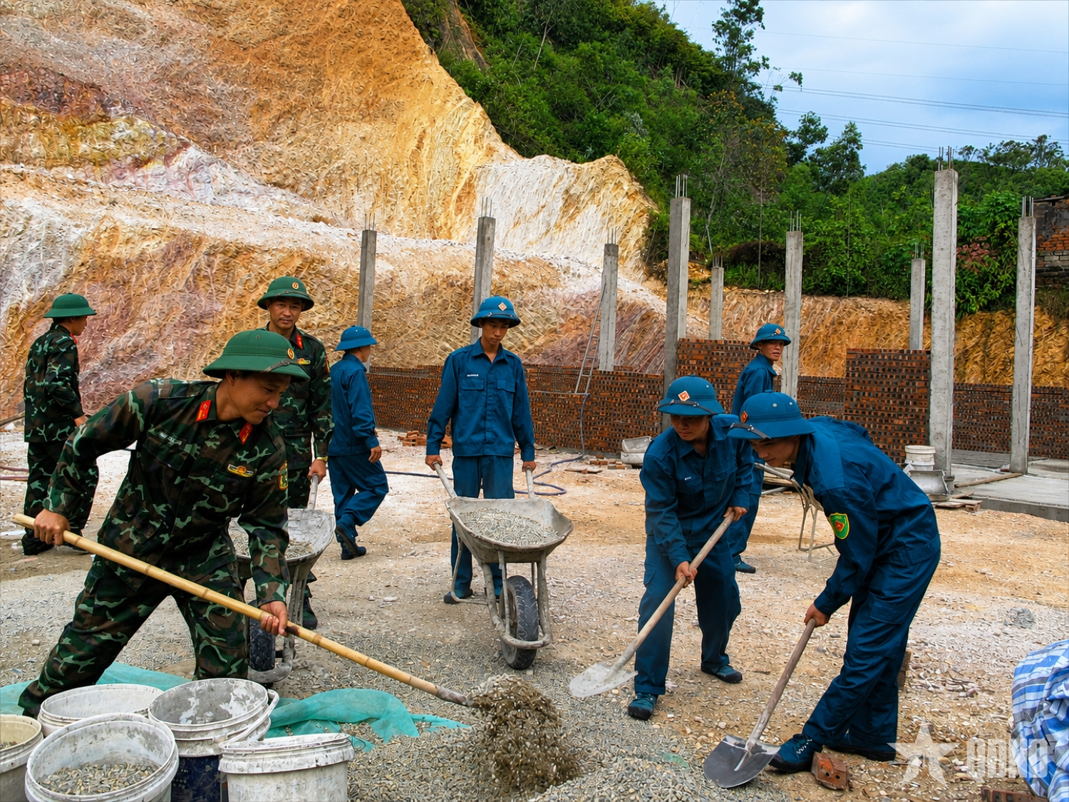 Xây nhà mới, sưởi ấm cuộc đời